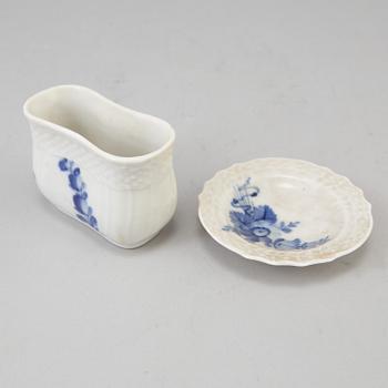 A 37 piece porcelain service 'Blå blomst', Royal Copenhagen, Denmark.