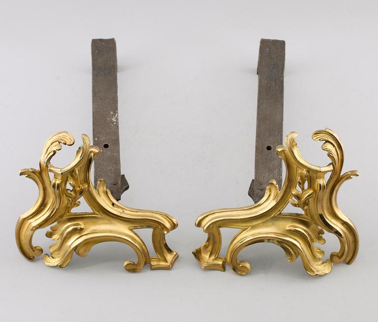 ELDHUNDAR, 1 par, rokoko, 1700-tal.