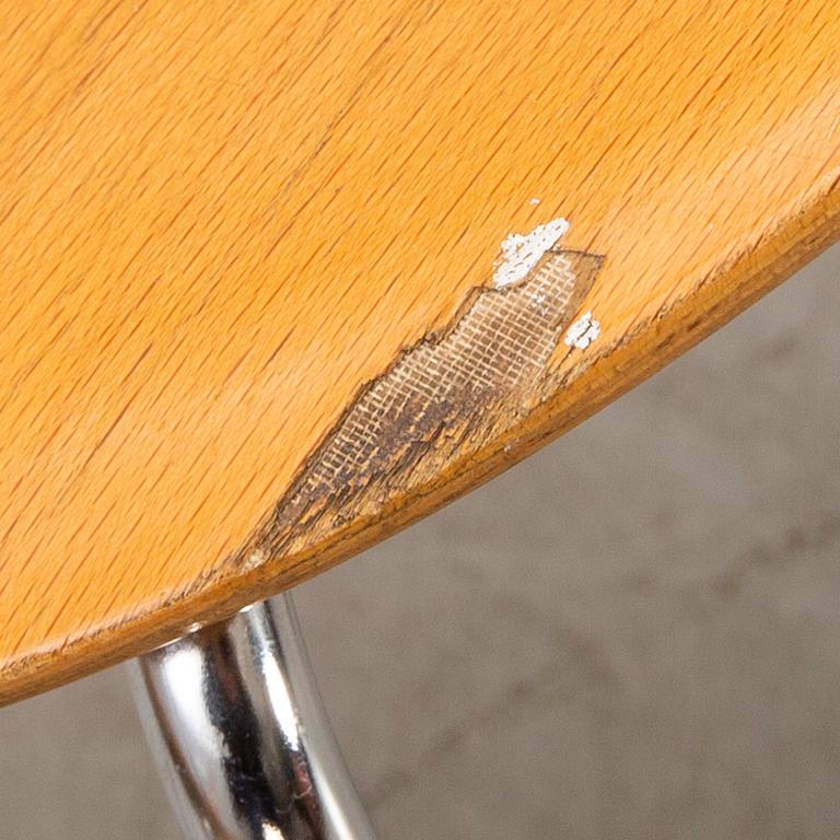 Arne Jacobsen, Arne Jacobsen, stolar, 4 st, "Myran", Fritz Hansen daterade 1981.