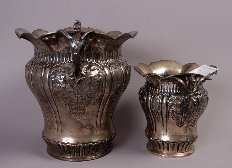 VIN samt CHAMPAGNEKYLARE, låghaltigt silver.