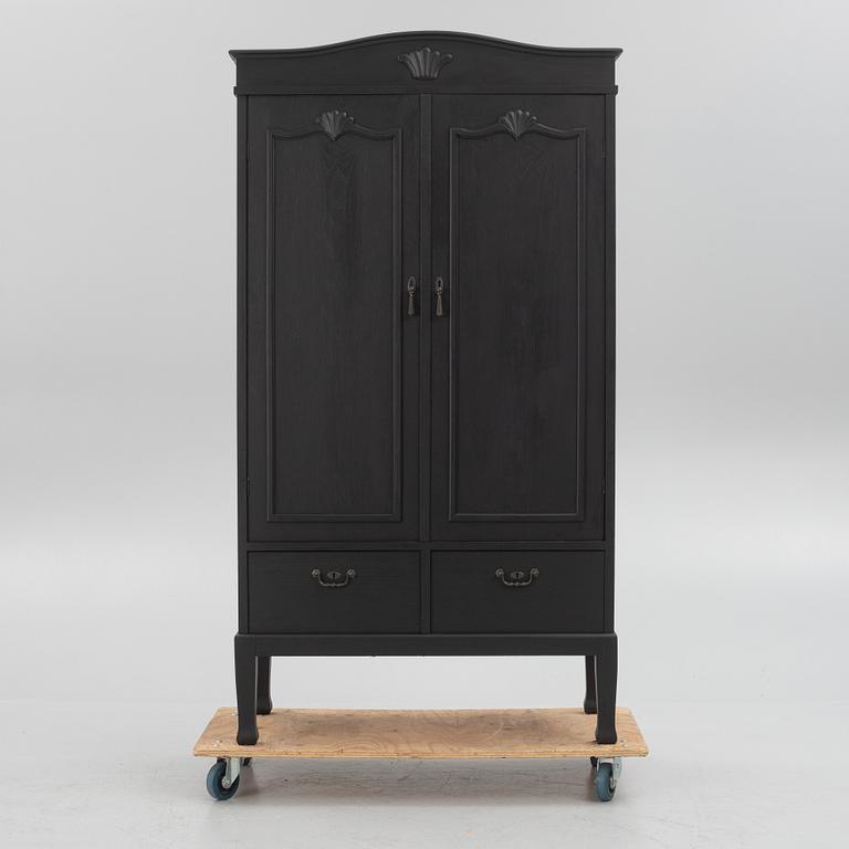 Wardrobe, first half of the 20th century.