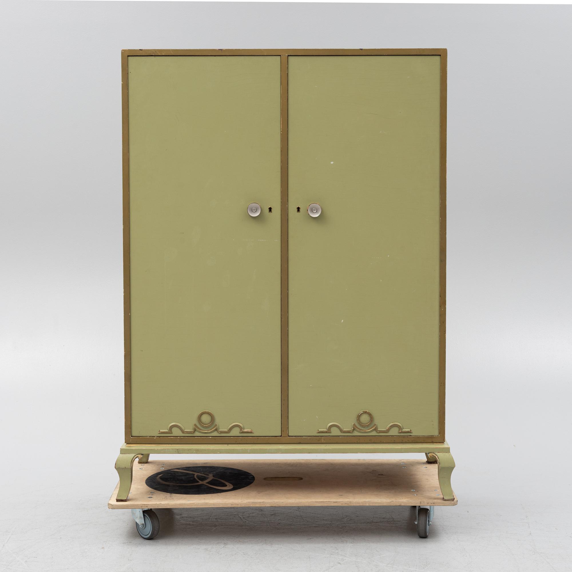 A Swedish cabinet, 1930's/30's.