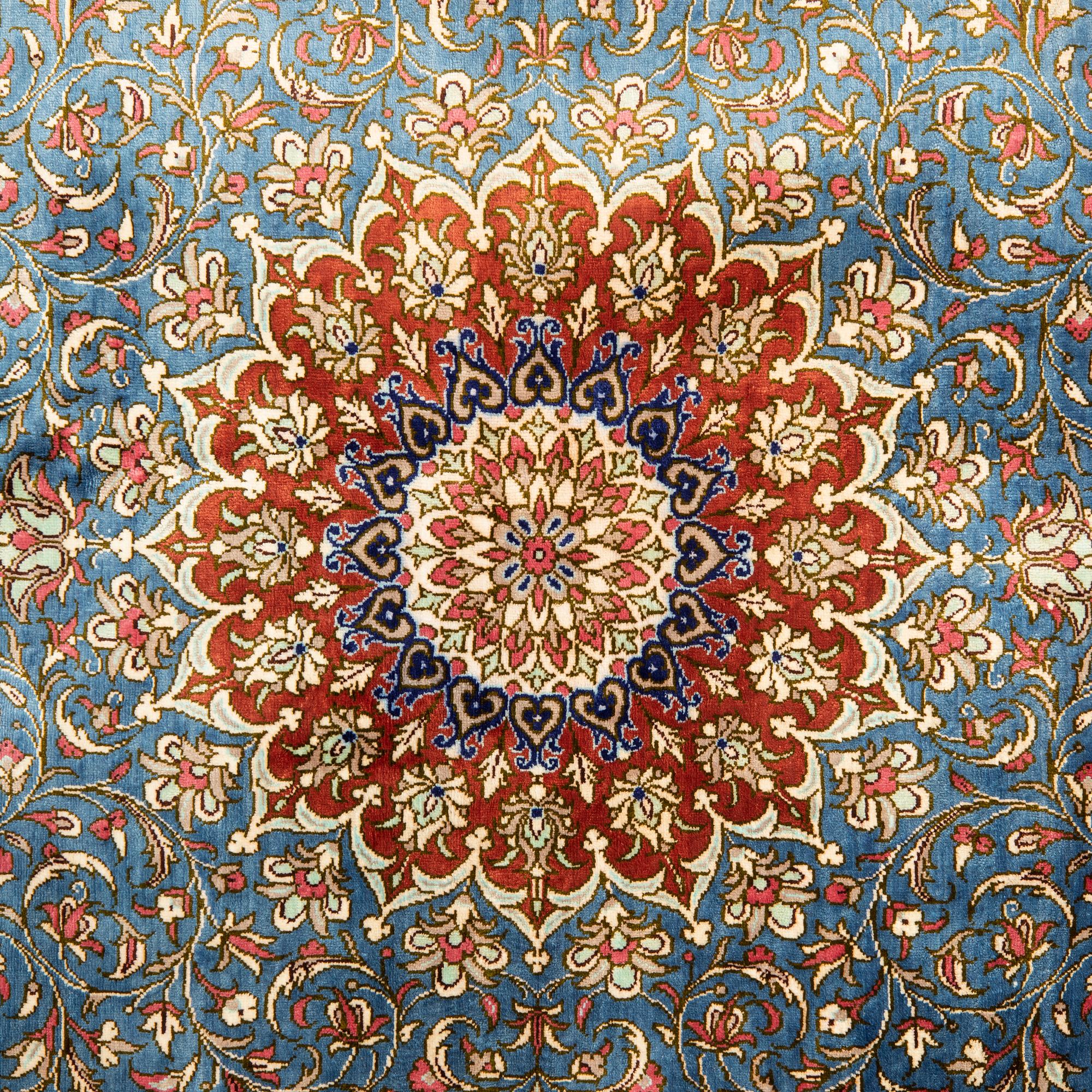 Matta Ghom silke ca 149x100 cm.