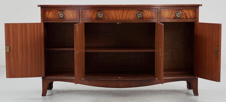SIDEBOARD. Engelsk stil, 1900-talets första hälft.