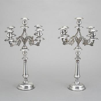 KANDELABRAR, ett par, nysilver, 1900-tal.