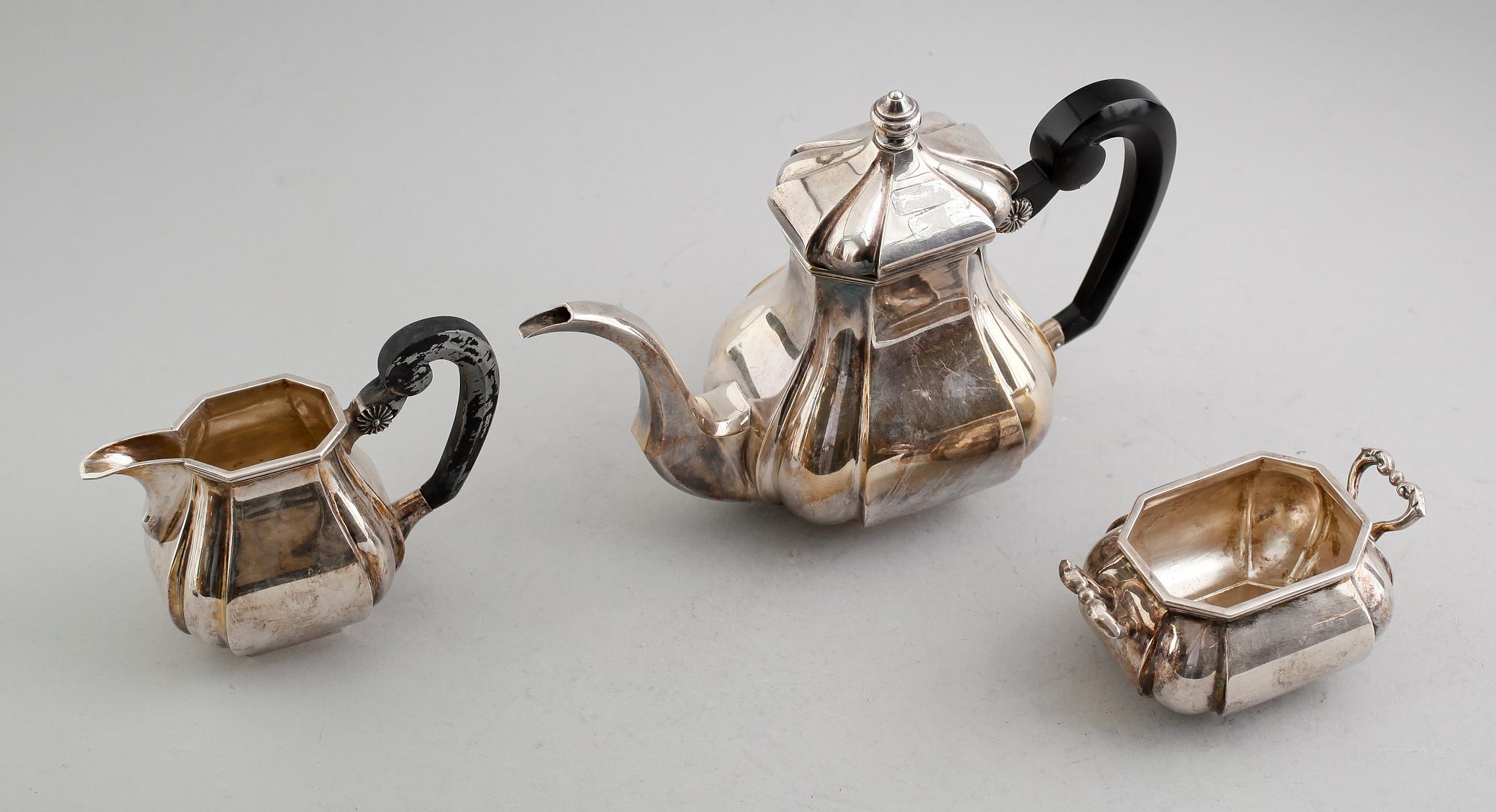 KAFFESERVIS, 3 delar, silver, importstämplar. Total vikt 785 g.
