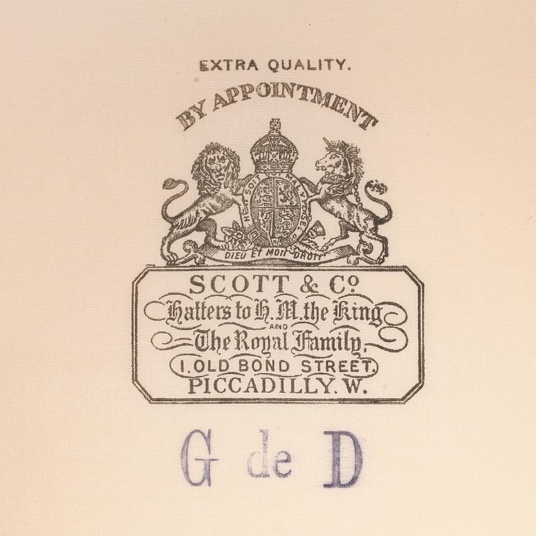 SCOTT & CO, a black felt top hat and leather case.