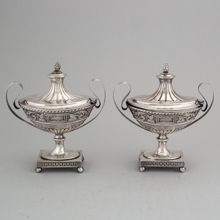 A pair of swedish silver sugar bowls, Samuel Pettersson, Linköping 1887.