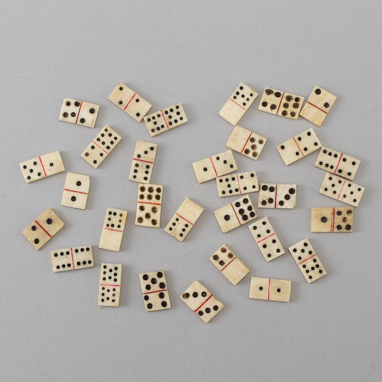 SAMLING MINIATYR DOMINOBRICKOR, 31 st, ben, 1700/1800-tal.