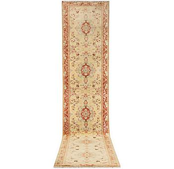 A Tabriz carpet, part silk, 50 raj, a. 508 x 85 cm.