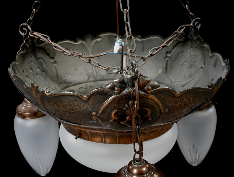 TAKLAMPA, 1900-talets början. Höjd ca 75 cm.