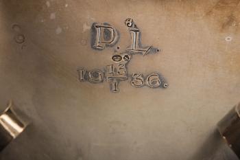 KAFFESERVIS, 3 delar, rokokostil, silver, Johan Schurmann, Landskrona, 1932. Total vikt ca 1000 g.