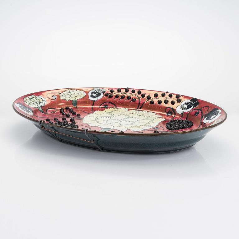 Birger Kaipiainen, a decorative ceramic plate signed Kaipiainen Arabia.