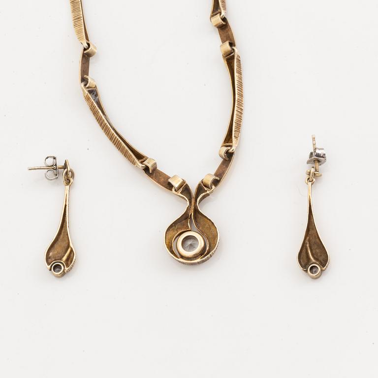 Ett set med collier och örhängen, sterling silver, Kultasepät Sten & Laine. Finland.