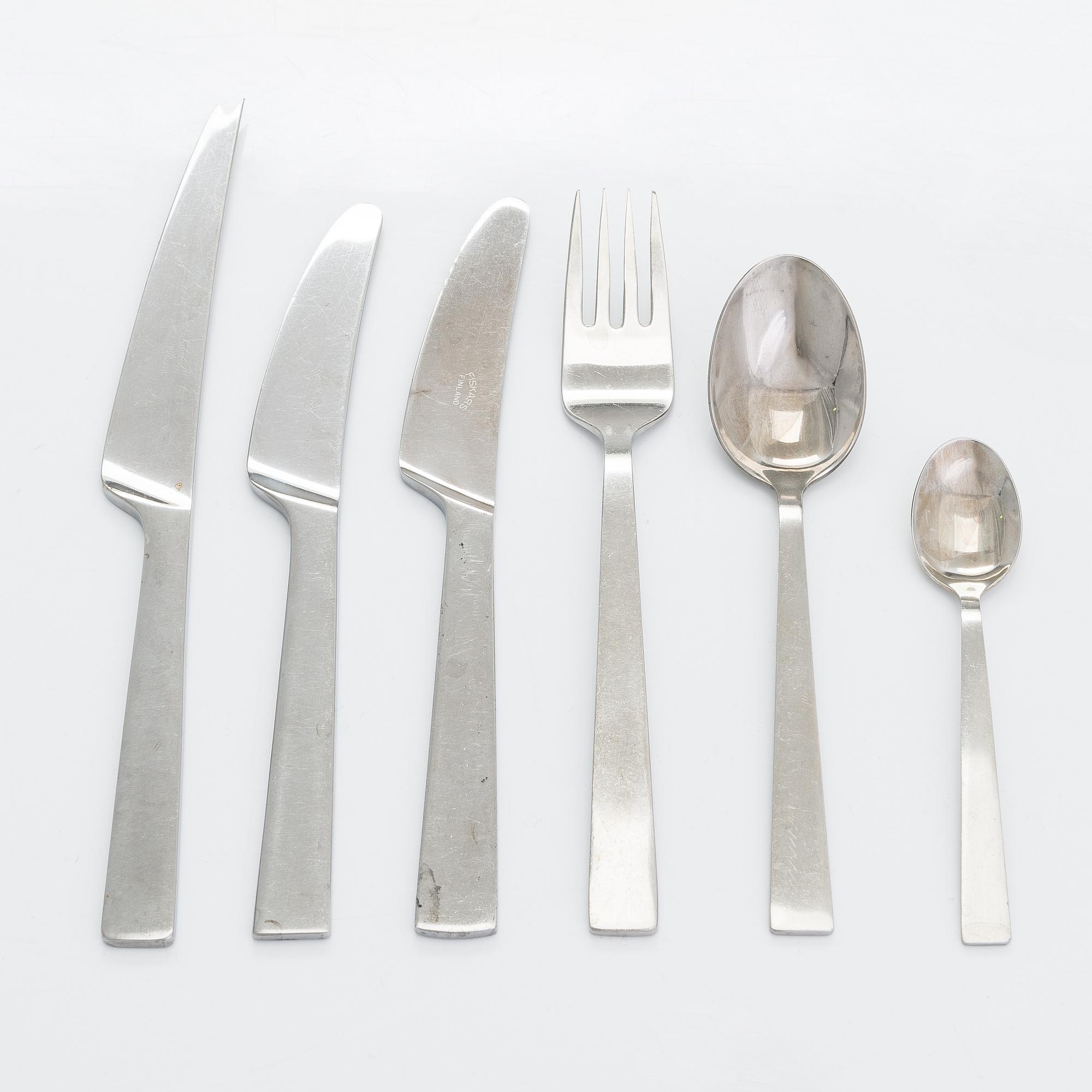 Beretl Gardberg, cutlery 56 pcs, and a lidded bowl, stainless steel, Sorsakoski, Fiskars, latter half the 20th century.