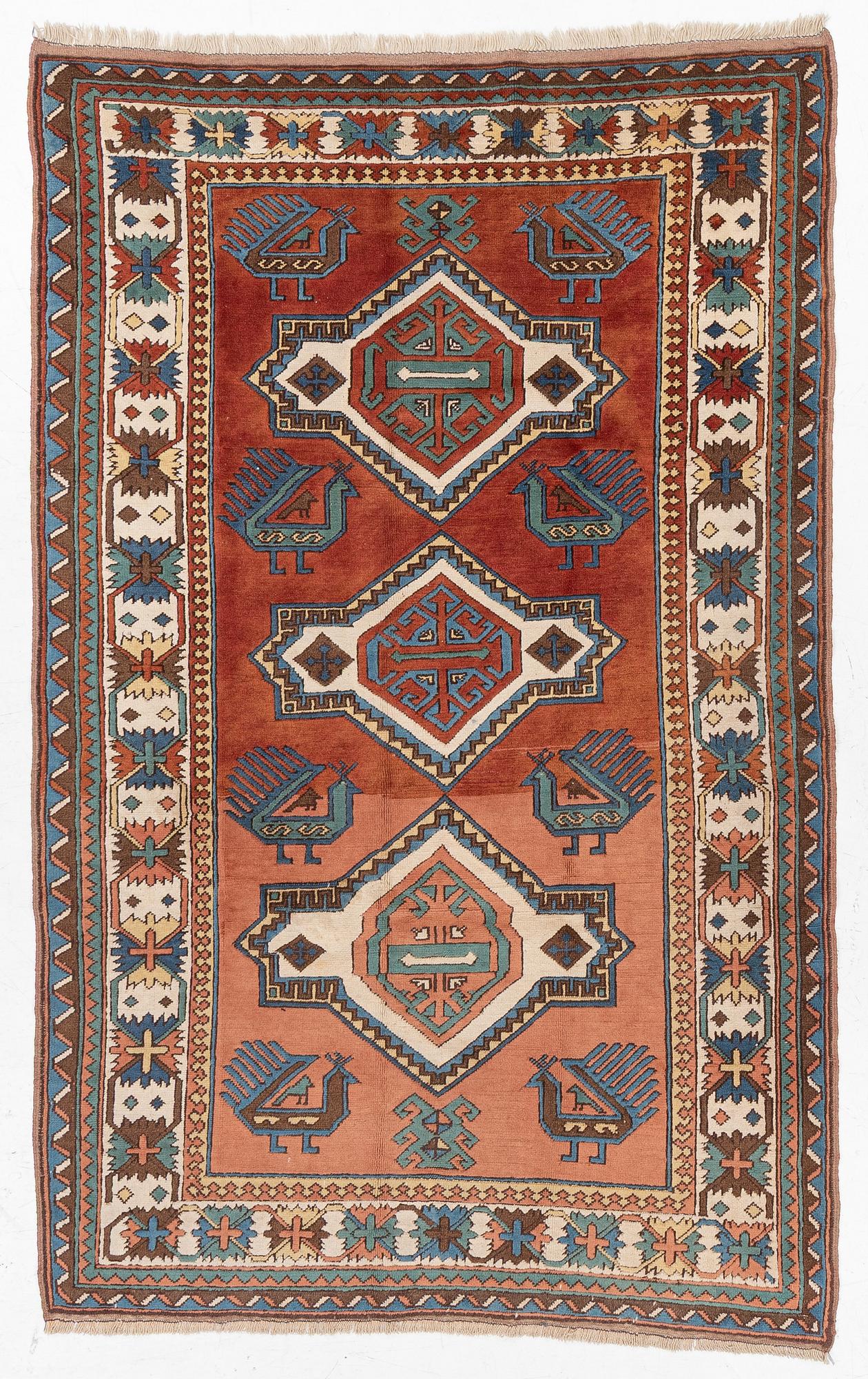 An Ardabil carpet, approx. 265 x 163 cm.