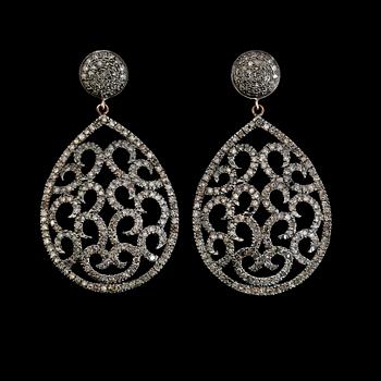 ÖRHÄNGEN, 1 par, silver/18K roséguld, diamanter tot ca 3.00 ct.