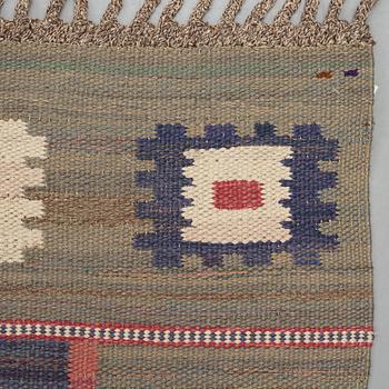 Märta Måås-Fjetterström, A carpet, "Grön äng", flat weave, ca 255-258 x 201,5 cm, signed AB MMF.