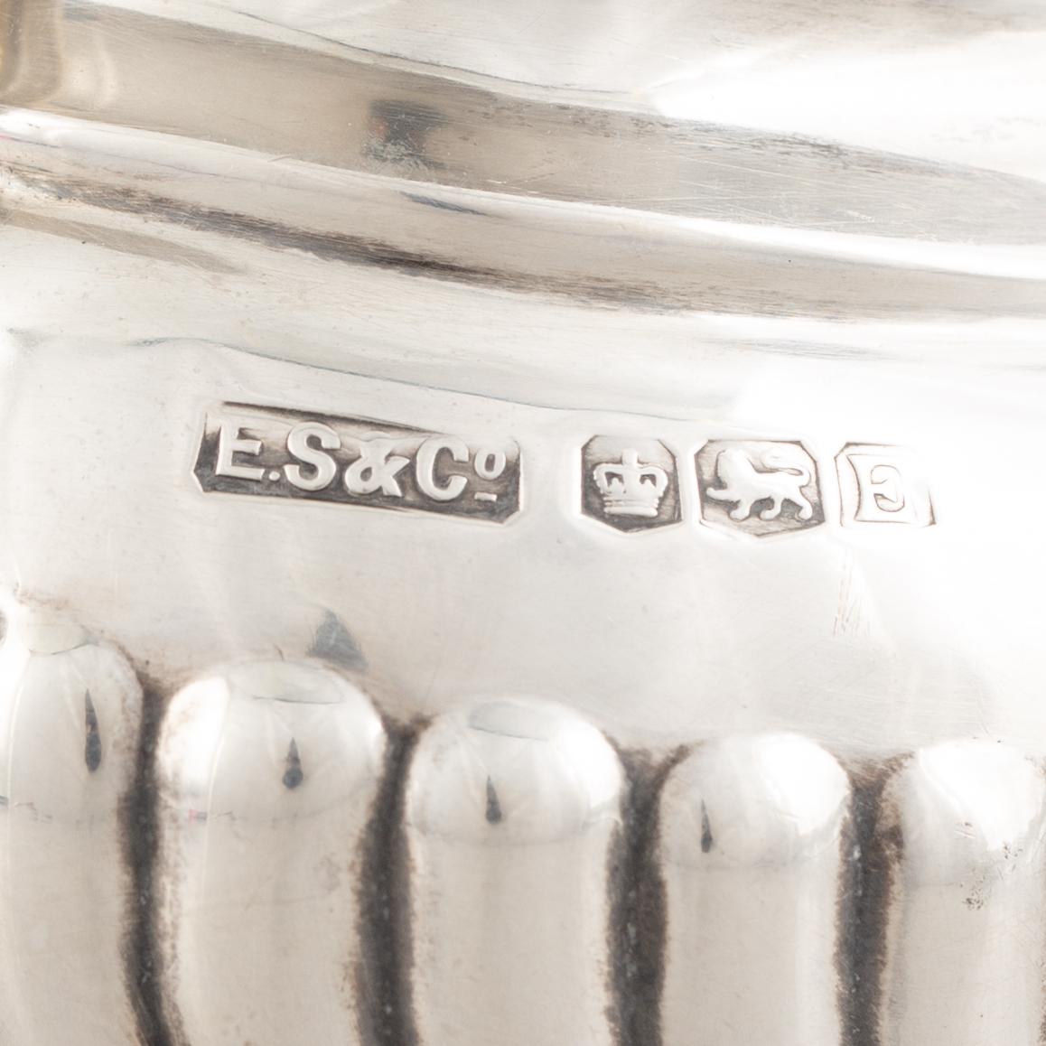 Te- och kaffeservis, 3 delar, samt sockerskål, silver, bl a E. Silver & Co, Sheffield, England 1946-47.