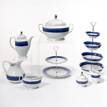 Sigvard Bernadotte, A 314 piece dinner and coffee service, “Marianne Royal Blue”, Christineholm/Fyrklövern, 2000.