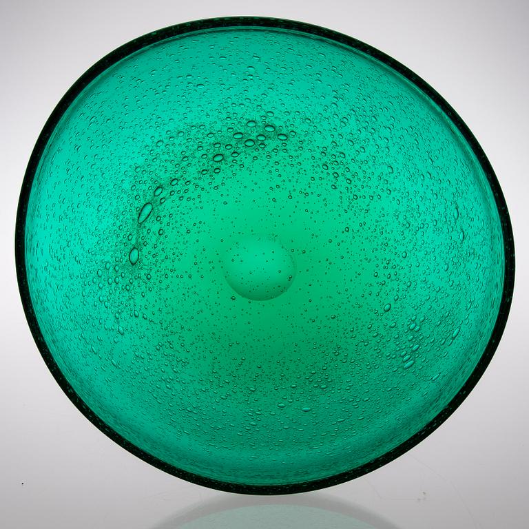 ARNE JON JUTREM, A 1960s Grønland Glass Dish, signed Hadeland 4021. Norway.