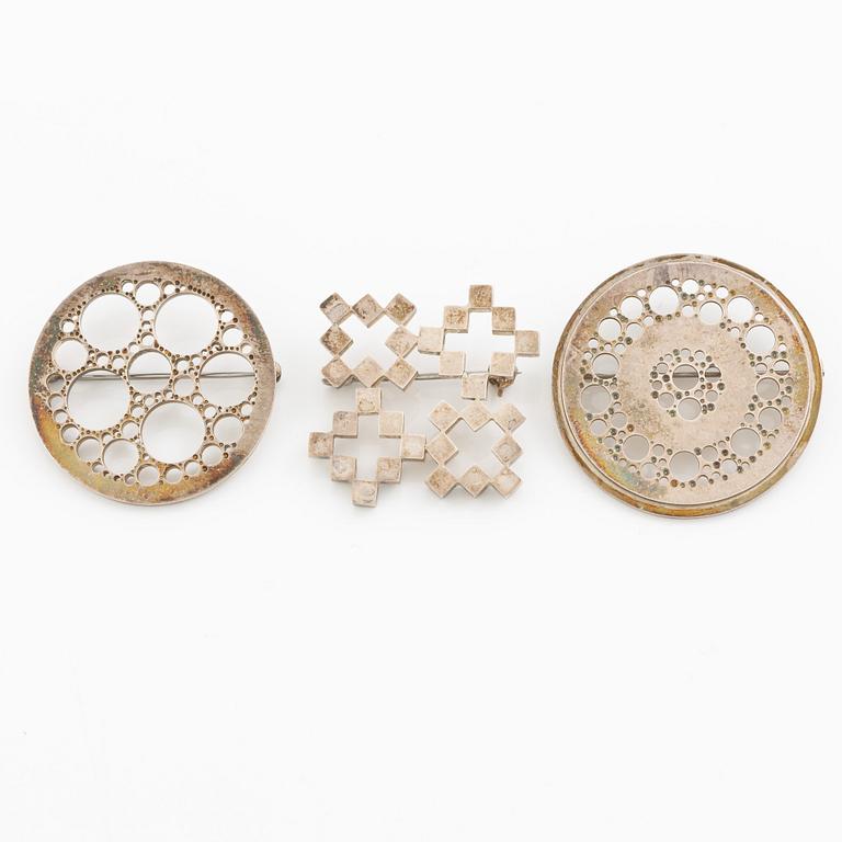 Tre broscher, silver, Anders Högberg och Cecilia Johansson, Göteborg 1964, 65 och 68.