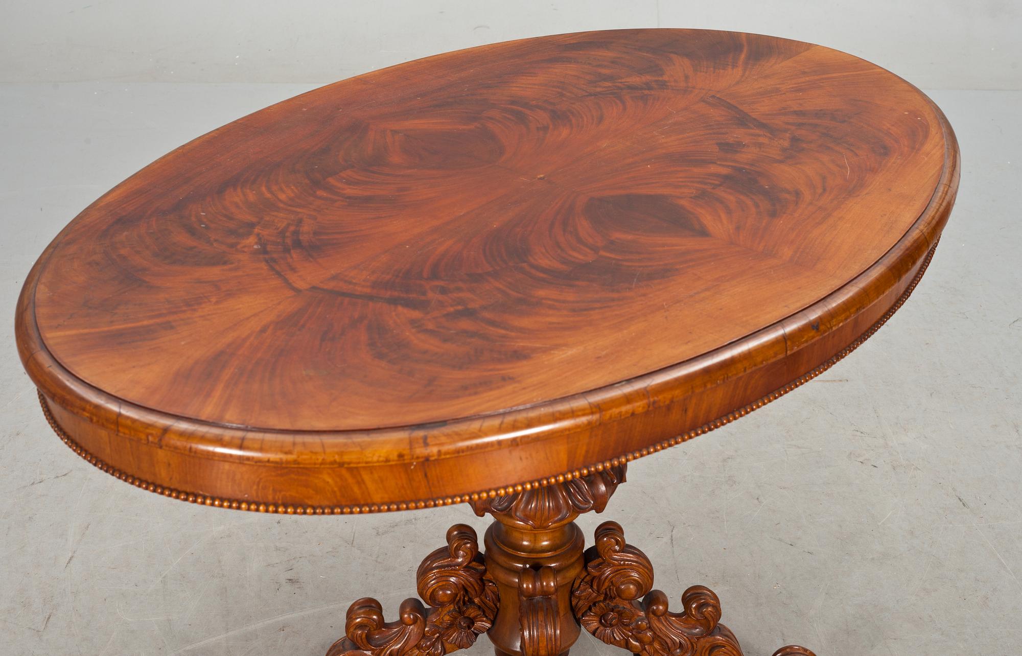 SALONGSBORD, senempire, 1800-talets mitt.