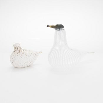 Oiva Toikka, two signed glass birds, incl. the Jubilee Bird 
for Finland's 75th Independence Year, 1992.