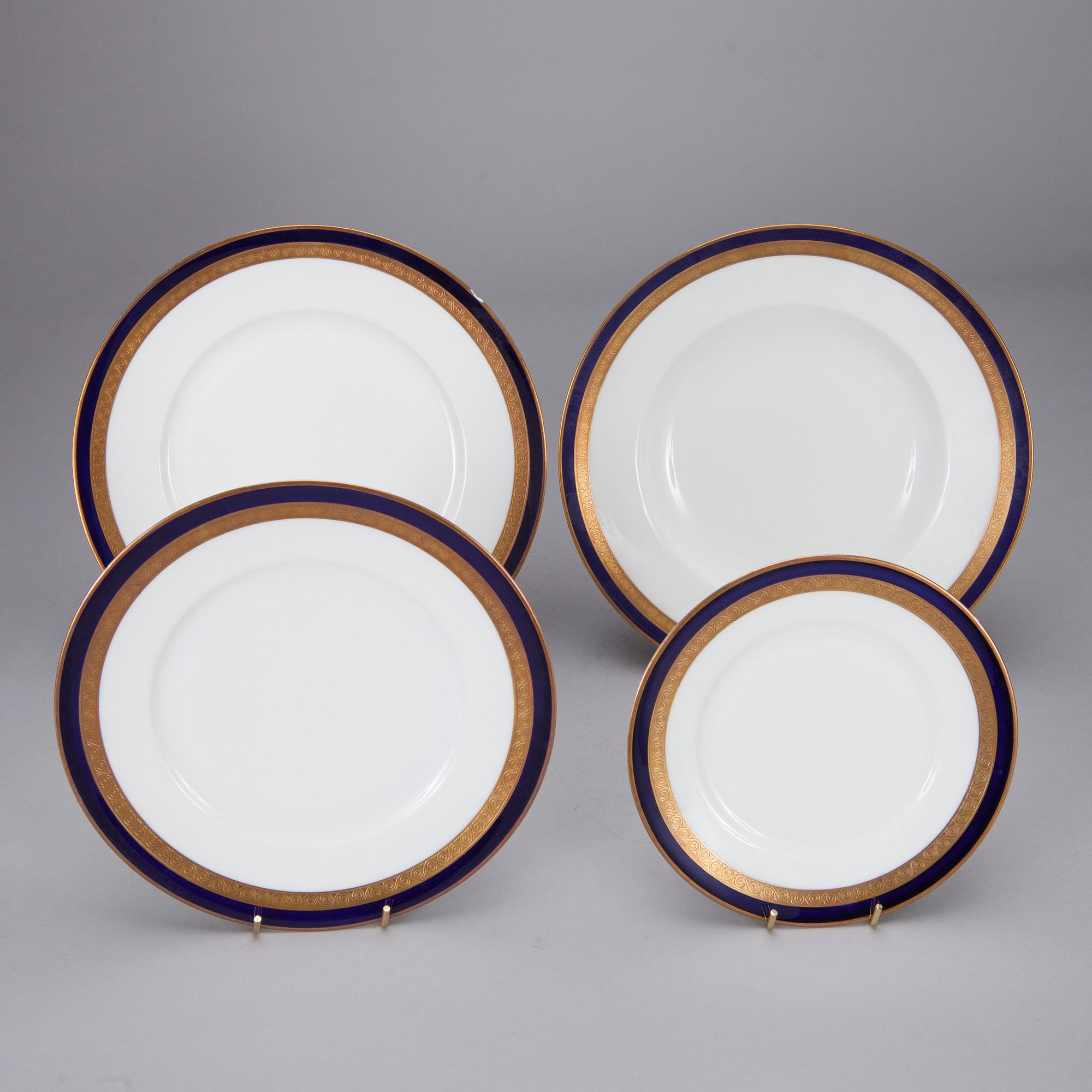 MATSERVIS och KAFFEKOPPAR, ca 46+6 delar, porslin, Ohme, Saksa och Arabia. 1920/30- och 1930/40-tal.