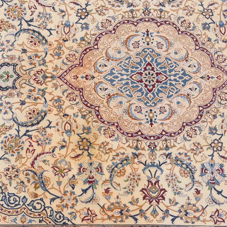 A Keshan carpet, approx. 371  x 253 cm.