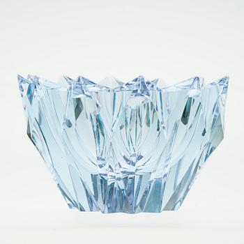 Aimo Okkolin, A CRYSTAL VASE.