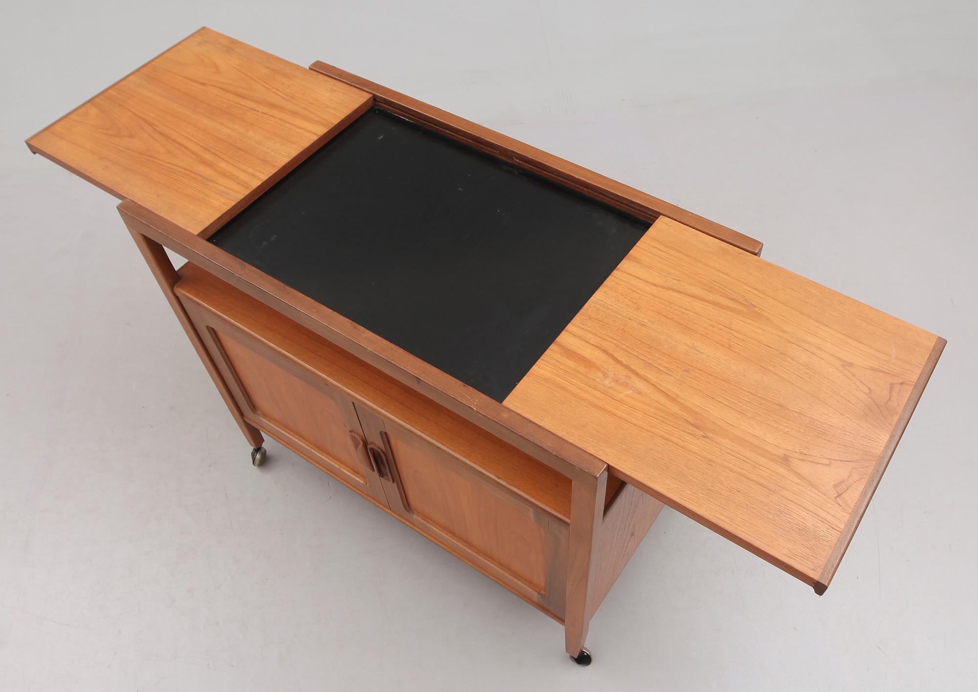 SERVERINGSVAGN, 1900-talets andra hälft.