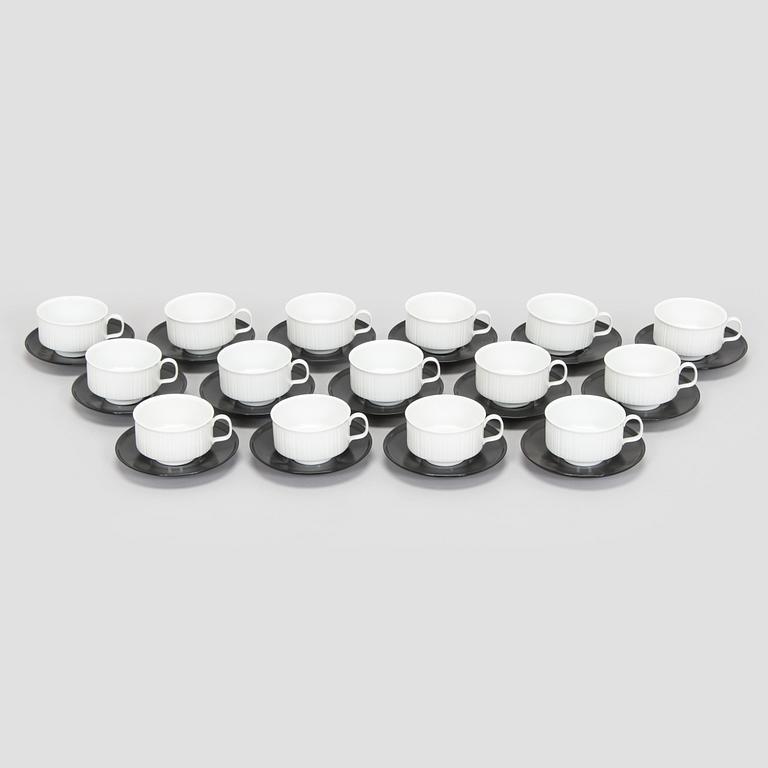Tapio Wirkkala, A set of 15 tea cups with saucers, "Variation", Rosenthal, Studio-line, Germany 1960s.