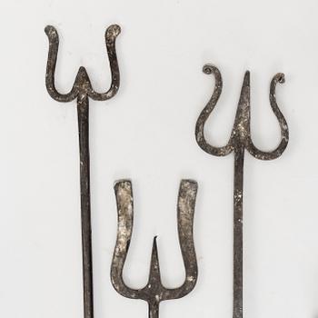 FIRE UTENSILS, 7 parts, 19th / 20th century.