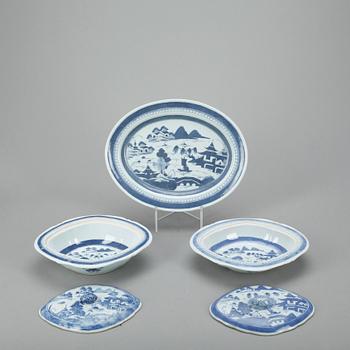 KARROTTER samt STEKAFT, 3 delar, porslin, Kina, Qing dynastin, 1800-tal.