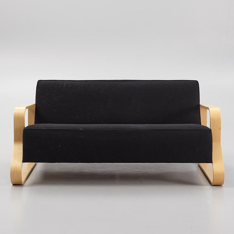 Alvar Aalto, a model 544 sofa, Artek, Finland, late 20th century.