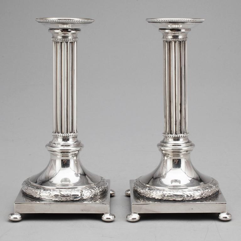 LJUSSTAKAR, ett par, nysilver, CG Hallberg, Stockholm.