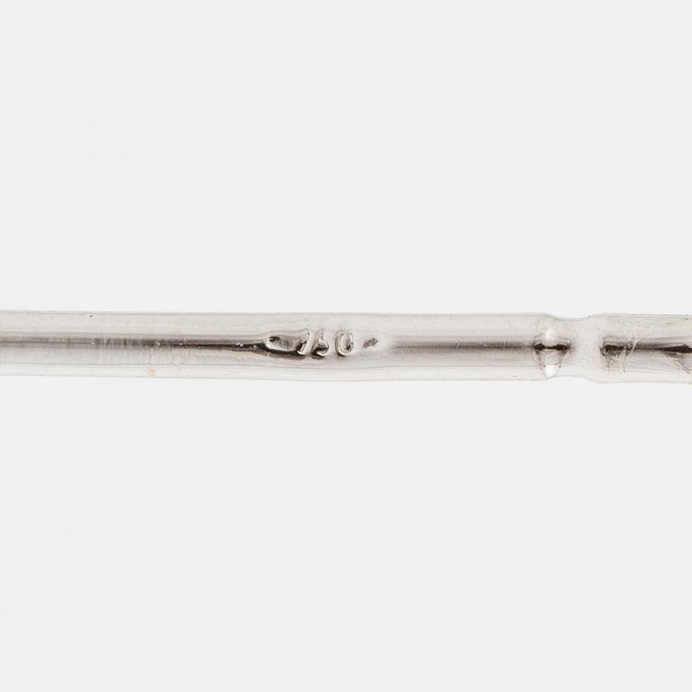 Earrings 18K white gold set with brilliant-cut diamonds, accompanied by GIA dossier.