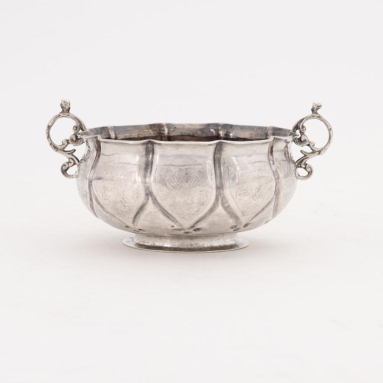 Petter Lindbom, brännvinsskål, silver, senbarock, Kalmar 1763.