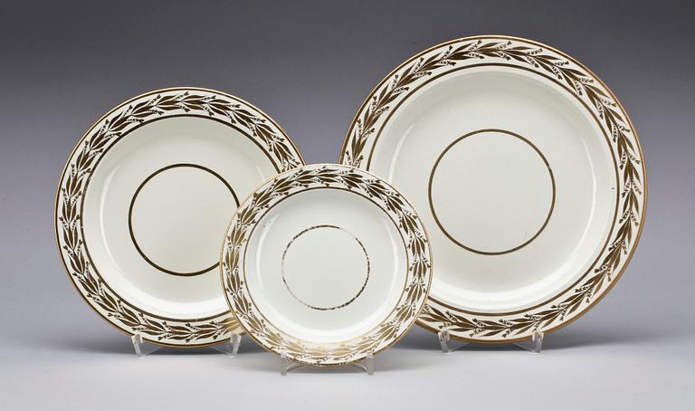 MATSERVIS, 60 delar, benporslin, empire, troligen England, 1800-talets första hälft.