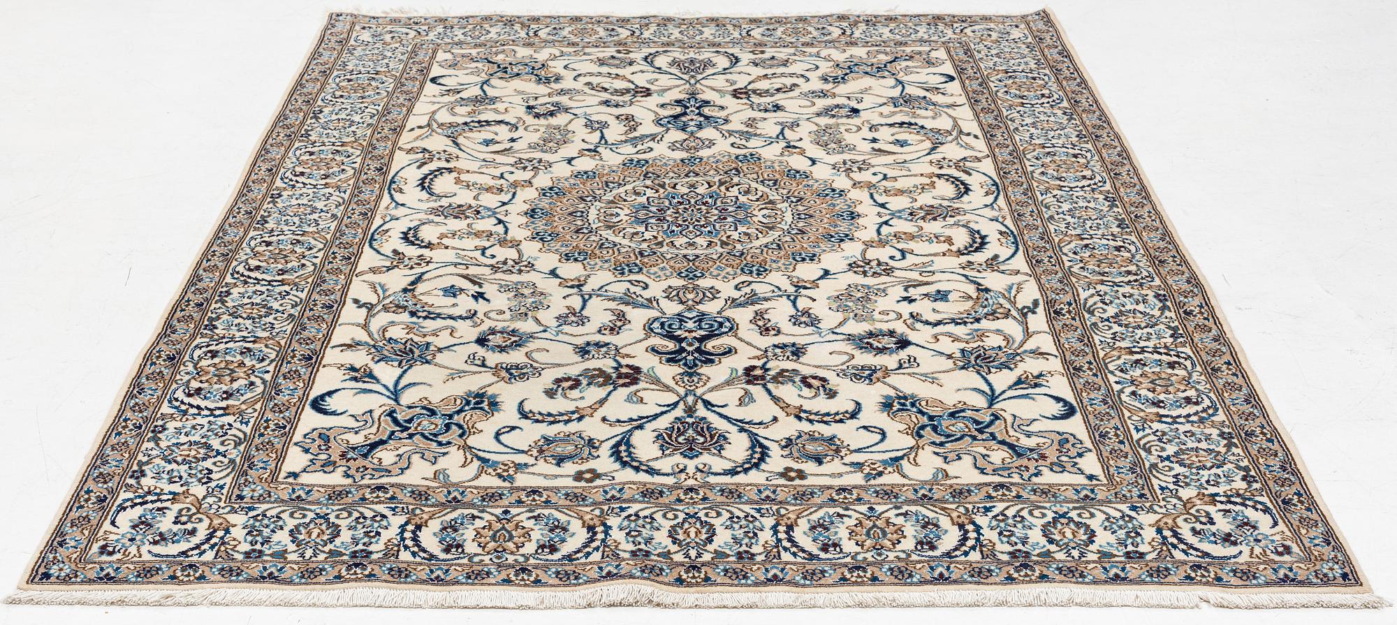 Matta, Nain, ca 293 x 197 cm.