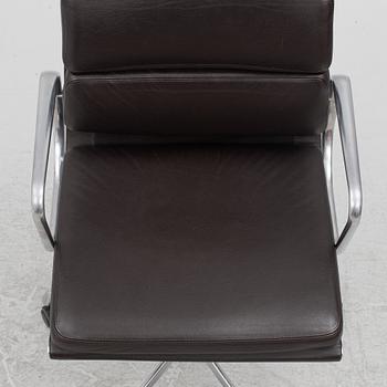 Charles & Ray Eames, office chair, "Soft Pad Chair EA217", Vitra.
