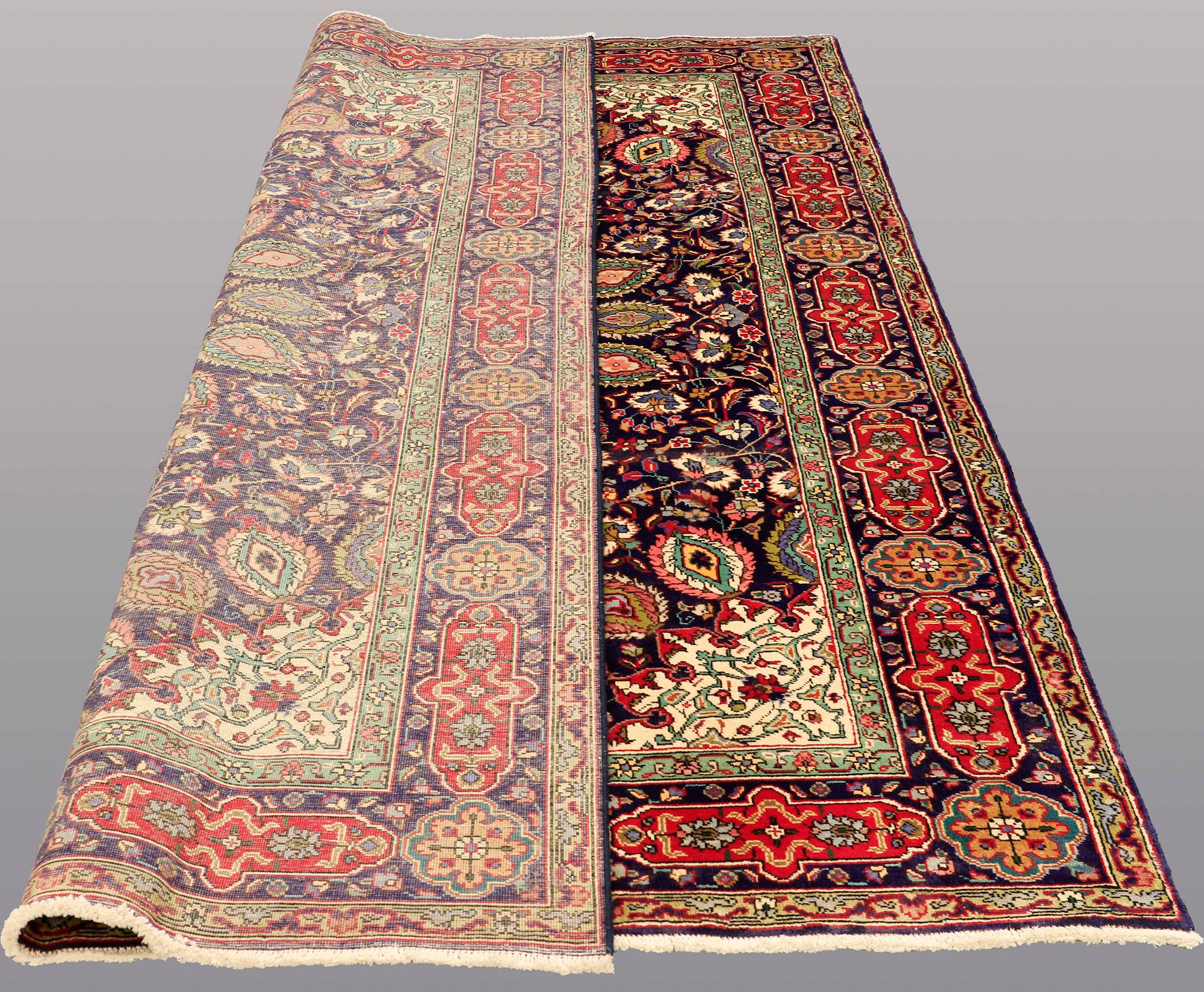 MATTA, Täbriz, ca 297 x 202 cm.