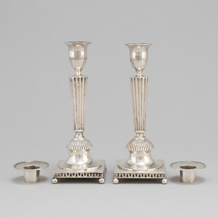 Petter Adolf Sjöberg, ljusstakar, ett par, silver, Stockholm 1813. Sengustavianska.