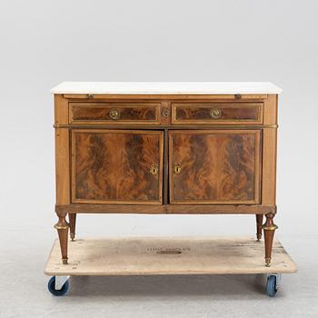 Skänk, gustaviansk stil, sent 1800-tal.