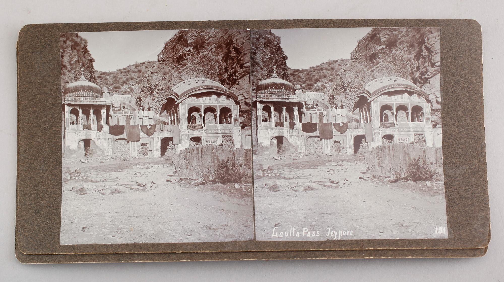 STEREOSKOP, med ca 160 bilder märkta H. Hands & Son´s, Stereoscopic Series, Indien, tidigt 1900-tal.