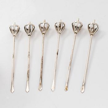 Sockerspade, cocktailmått och cocktailpinnar, 6 st, silver, bl a Pekka Piekäinen och Kultakeskus 1989-99.