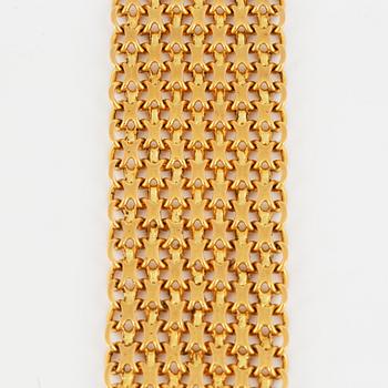 18K gold bracelet.