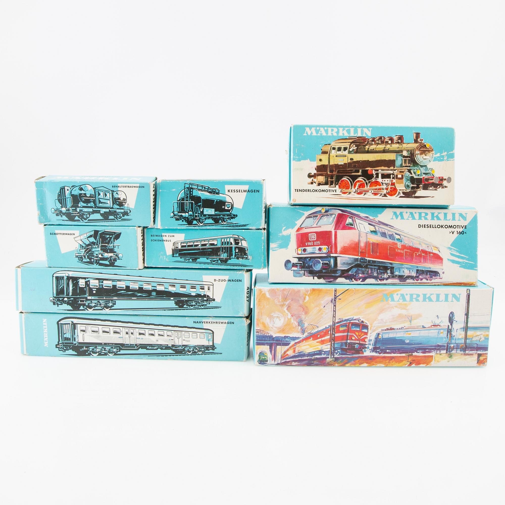 Märklin, 4 pcs. locomotives, including model 3031 and 3074, 6 cars of various models.