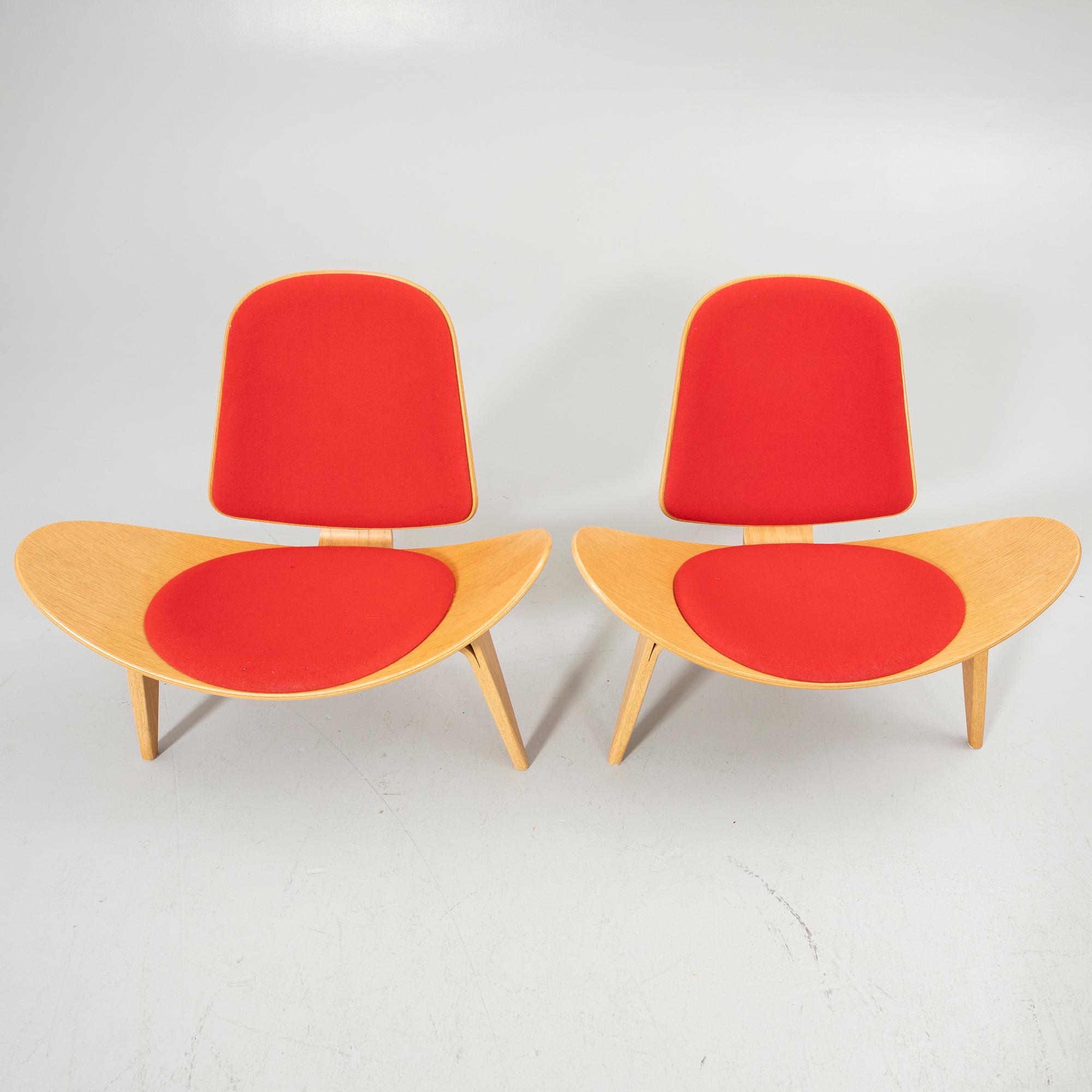 Hans J. Wegner, Armchairs, a pair, "CH07", Carl Hansen & Son Denmark, 2006.